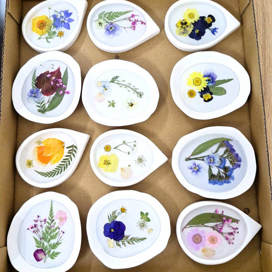 Pressed Flowers Resin Art Trays Workshop