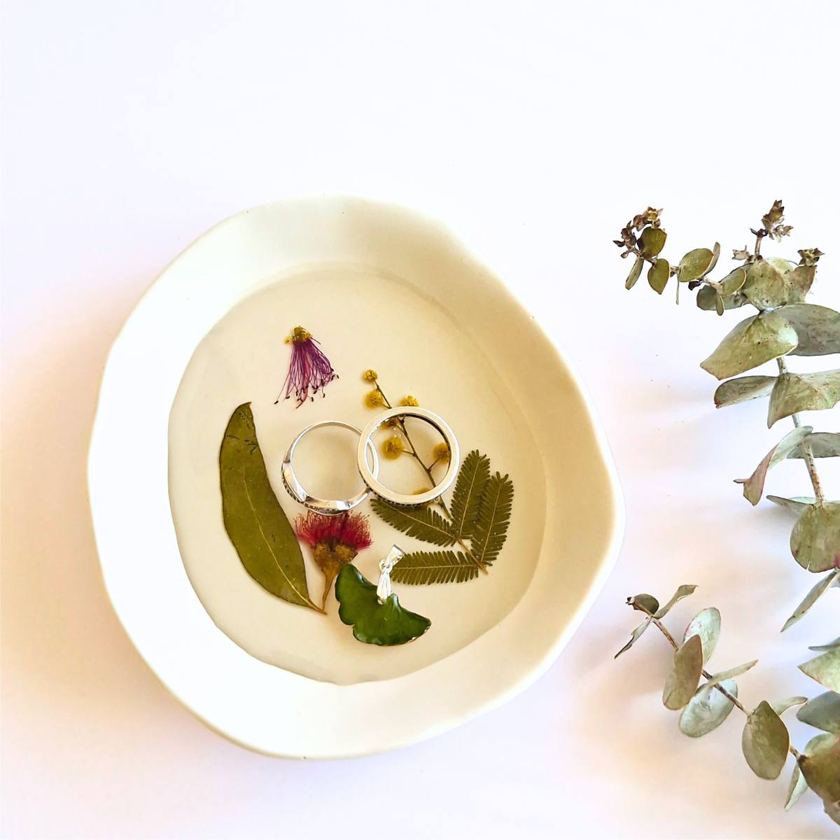 Medium Botanical Jewellery Dish | Preserved Australian Native Flowers | Handcrafted Resin