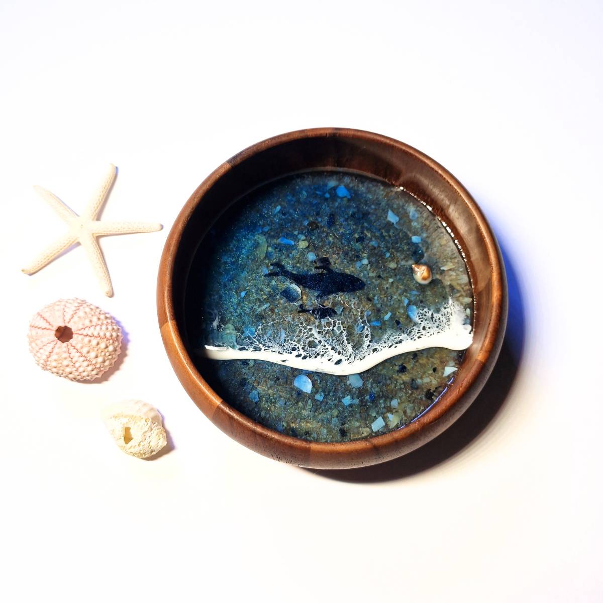 Decorative Bowl With Resin Ocean Art In Five Styles